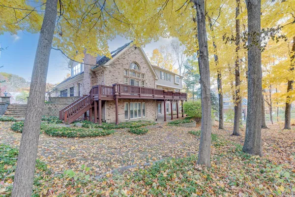 $1,150,000 | 813 Fox Glen Drive, St. Charles, IL 60174