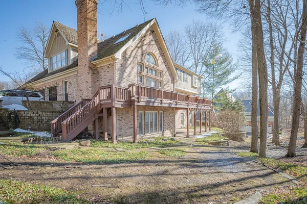 $1,150,000 | 813 Fox Glen Drive, St. Charles, IL 60174