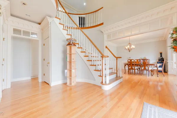 $1,150,000 | 813 Fox Glen Drive, St. Charles, IL 60174
