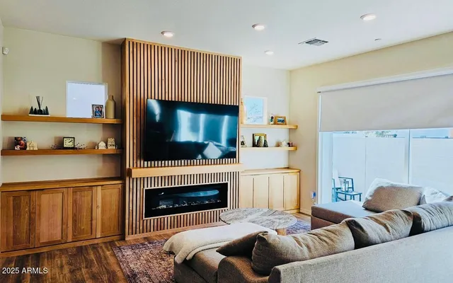 $579,900 | 1525 East Megan Street, Gilbert, AZ 85295