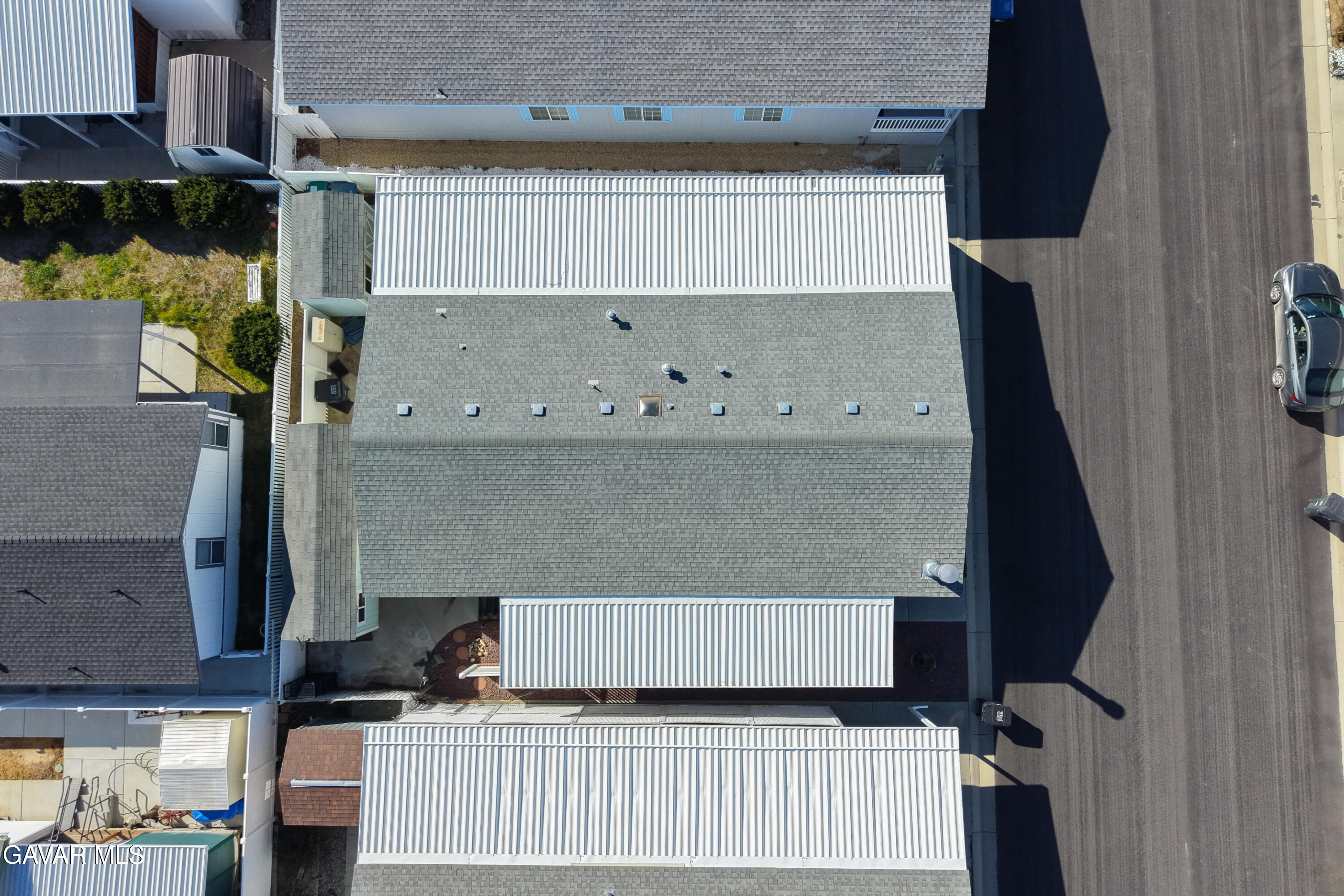 600 Dennison Road Tehachapi, CA 93561 - Photo 37 of 43 a view of storage room