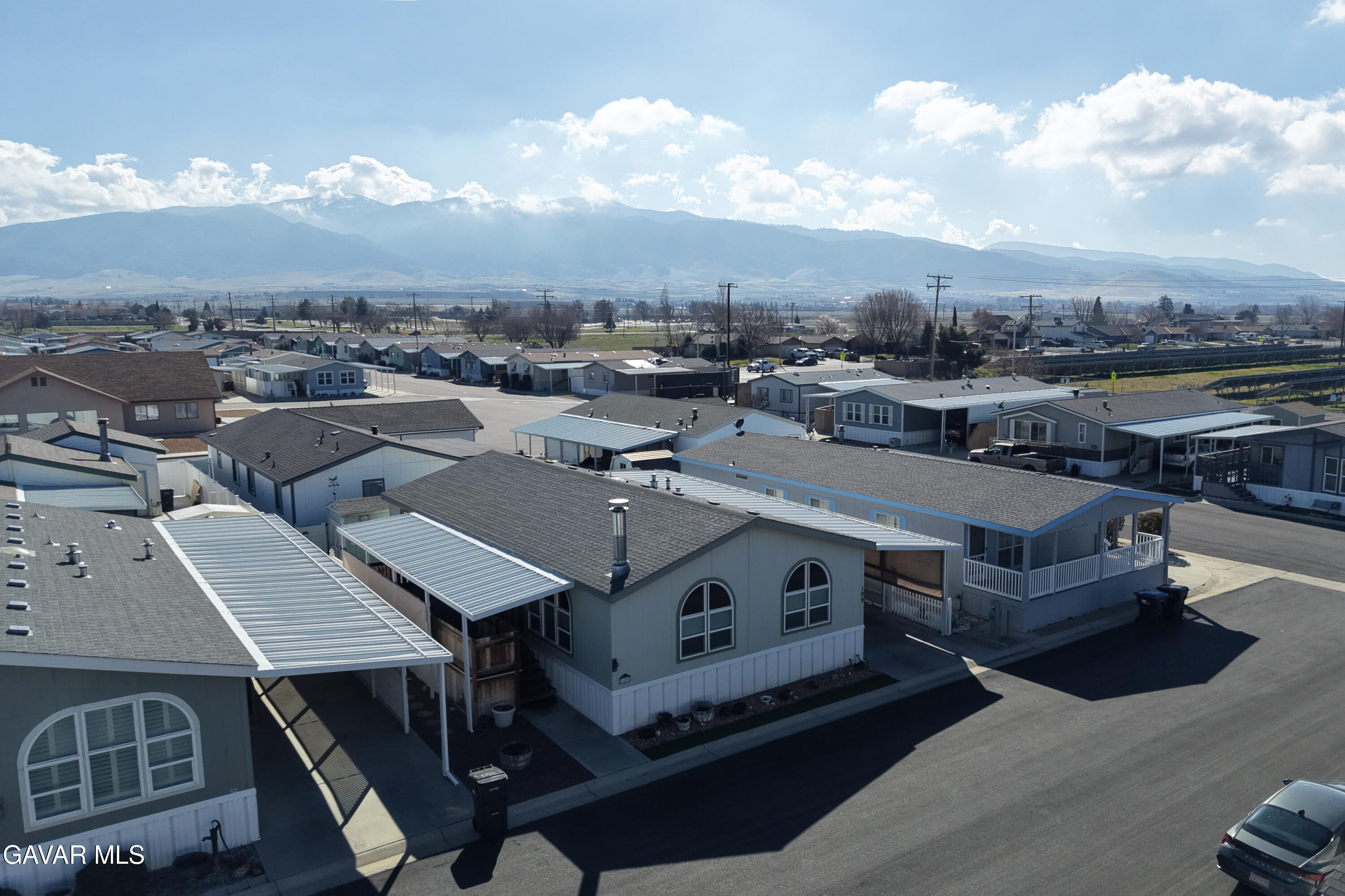600 Dennison Road Tehachapi, CA 93561 - Photo 42 of 43 an aerial view of a livingroom with furniture