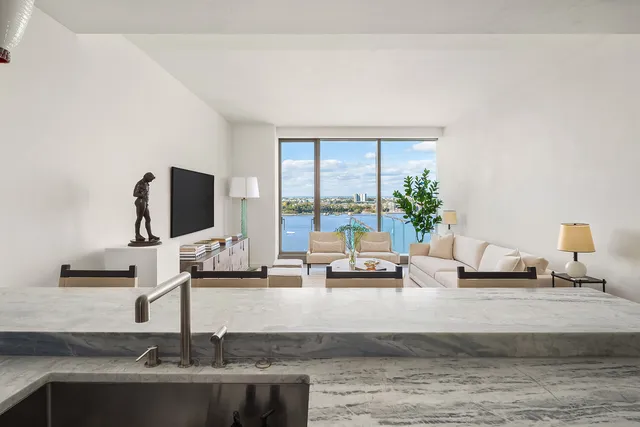 $3,300,000 | 500 West 18th Street, Unit W20B | Chelsea