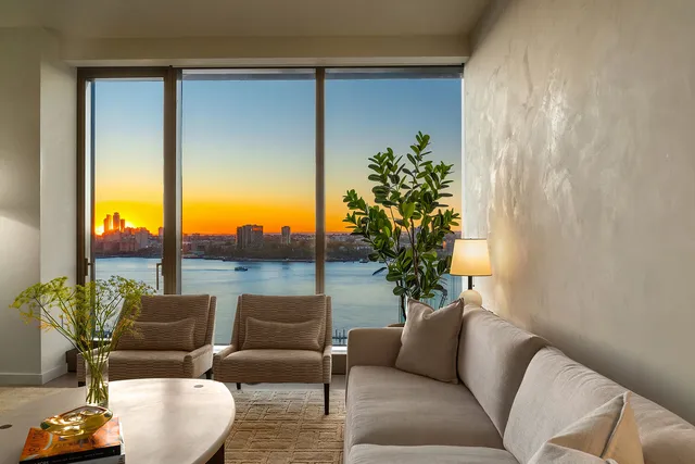 $3,300,000 | 500 West 18th Street, Unit W20B | Chelsea