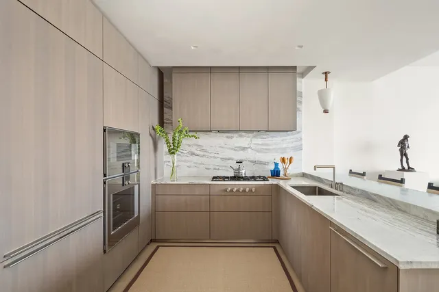 $3,300,000 | 500 West 18th Street, Unit W20B | Chelsea