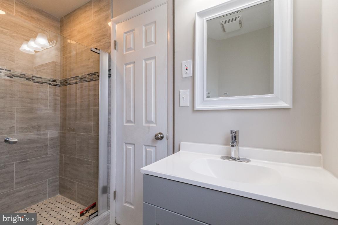 4232 Lees Corner Road Chantilly, VA 20151 - Photo 24 of 42 Gallery Image 24