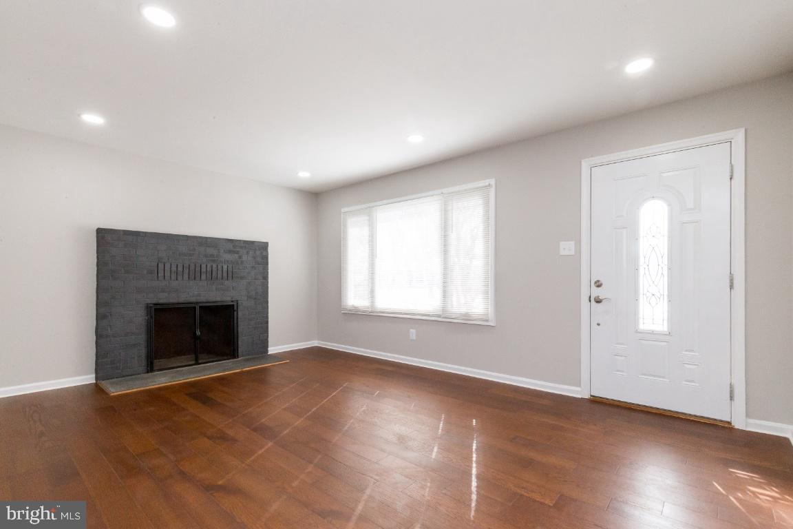 4232 Lees Corner Road Chantilly, VA 20151 - Photo 5 of 42 Gallery Image 5