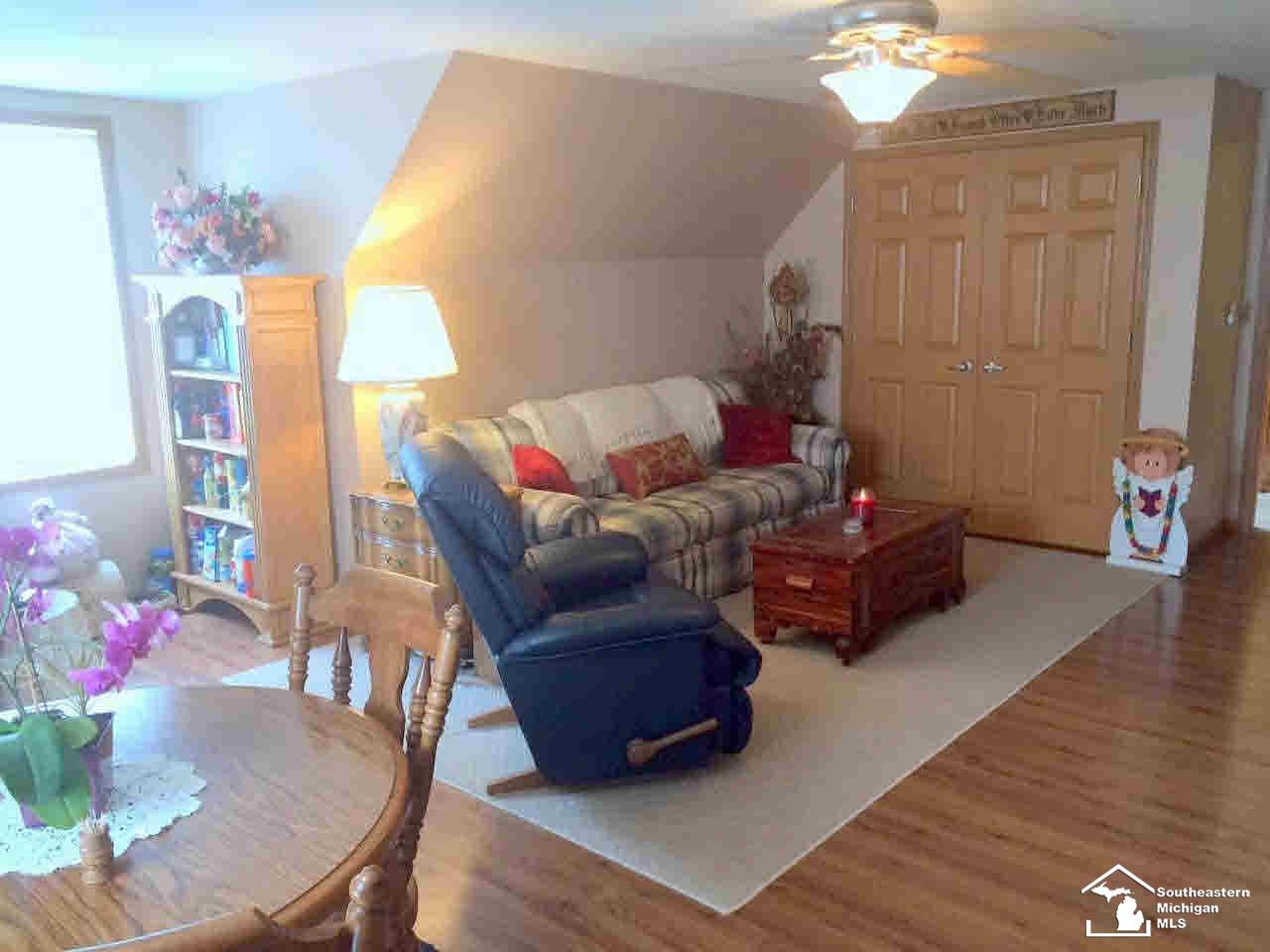 11391 Kruse Road Petersburg, MI 49270 - Photo 13 of 16 In-law suite