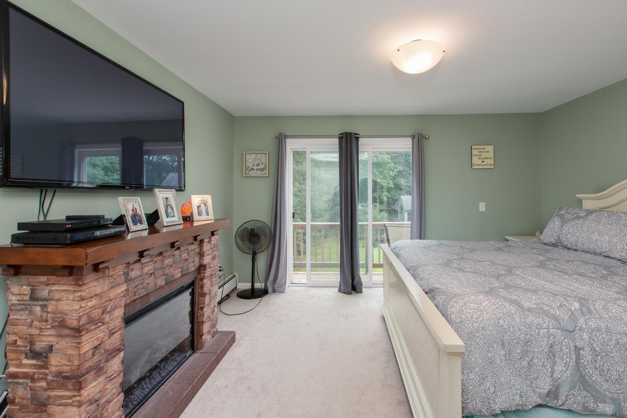 143 Wheel Wright Road Hampstead, NH 03841 - Photo 17 of 31 Gallery Image 17