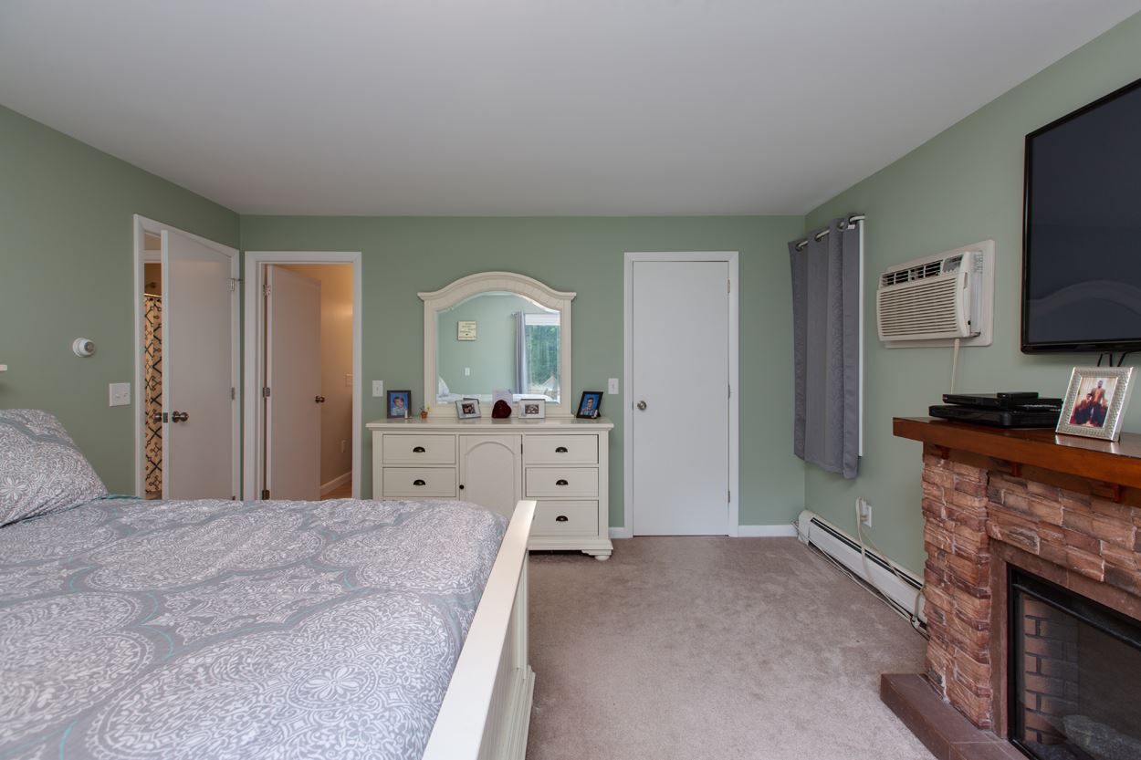 143 Wheel Wright Road Hampstead, NH 03841 - Photo 18 of 31 Gallery Image 18