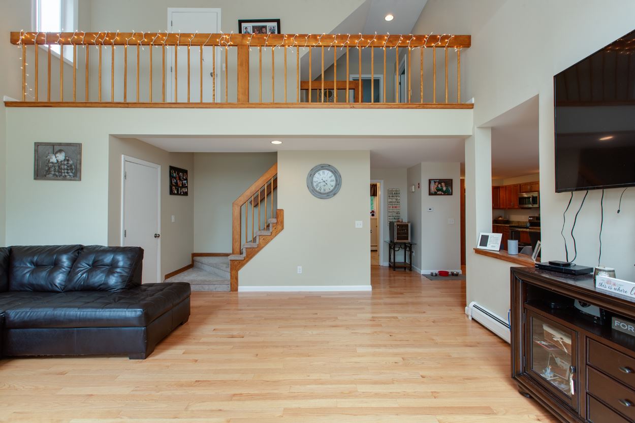 143 Wheel Wright Road Hampstead, NH 03841 - Photo 3 of 31 Gallery Image 3