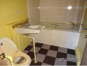 1204 Sunset Farms Road Whittier, NC 28789 - Photo 4 of 9 Gallery Image 4