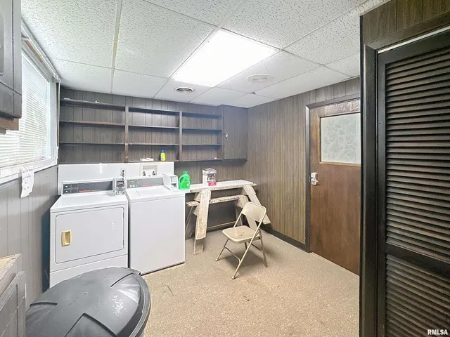 a car parked in front of a building