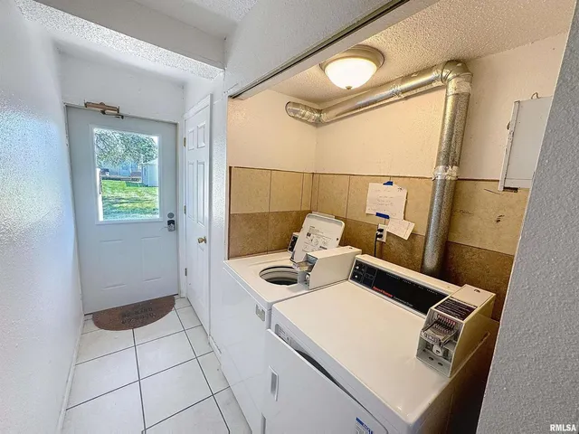 $2,500,000 | 729 11th Avenue B Court, Silvis, IL 61282