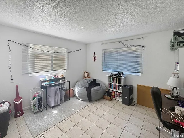 $2,500,000 | 729 11th Avenue B Court, Silvis, IL 61282