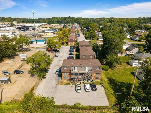 $2,500,000 | 729 11th Avenue B Court, Silvis, IL 61282