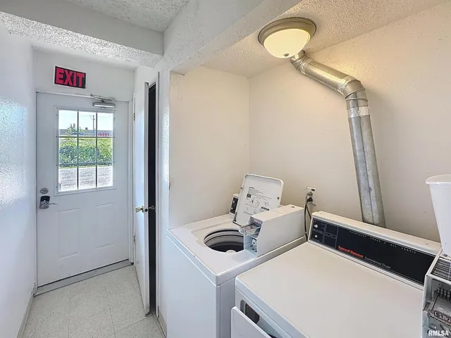 $2,500,000 | 729 11th Avenue B Court, Silvis, IL 61282