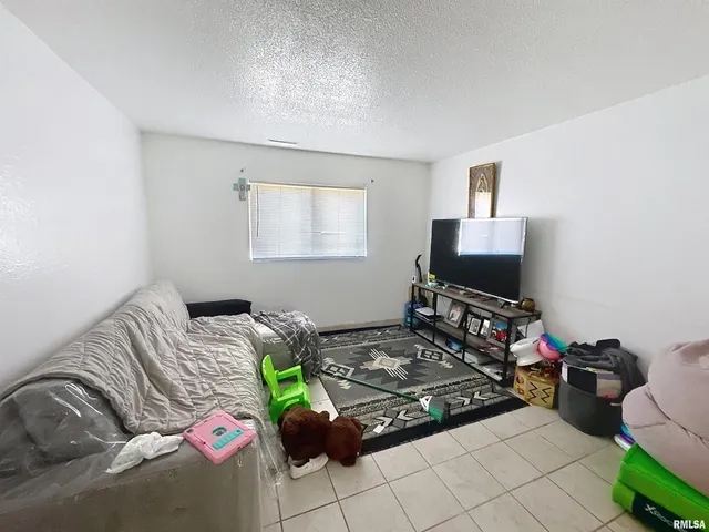 $2,500,000 | 729 11th Avenue B Court, Silvis, IL 61282