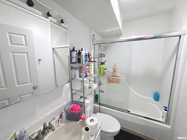 $2,500,000 | 729 11th Avenue B Court, Silvis, IL 61282