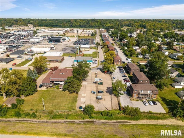 $2,500,000 | 729 11th Avenue B Court, Silvis, IL 61282