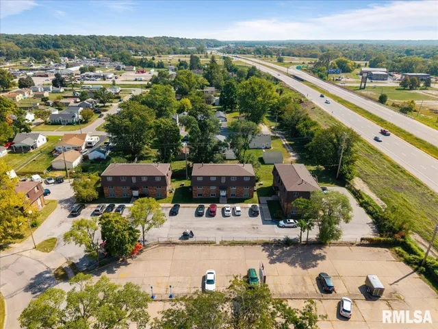 $2,500,000 | 729 11th Avenue B Court, Silvis, IL 61282