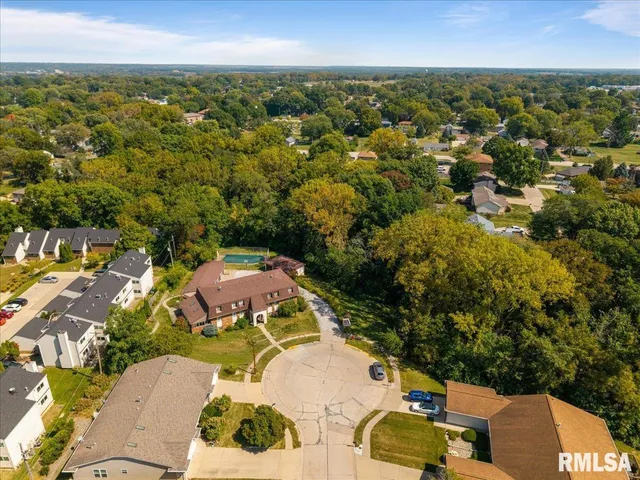 $2,500,000 | 729 11th Avenue B Court, Silvis, IL 61282