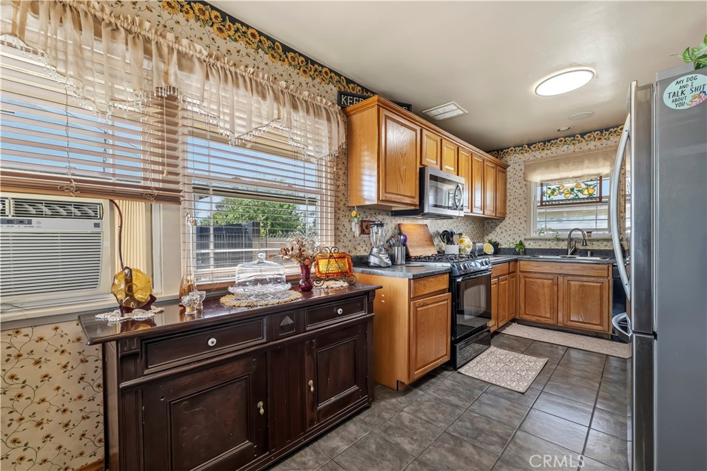 3855 Stansell Drive Riverside, CA 92501 - Photo 13 of 41