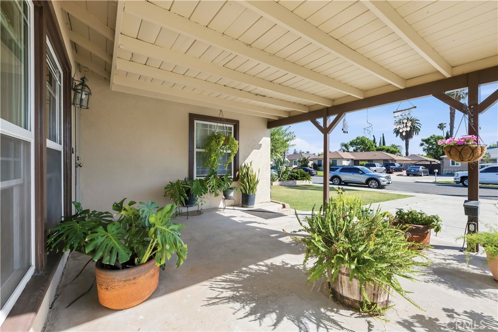 3855 Stansell Drive Riverside, CA 92501 - Photo 6 of 41