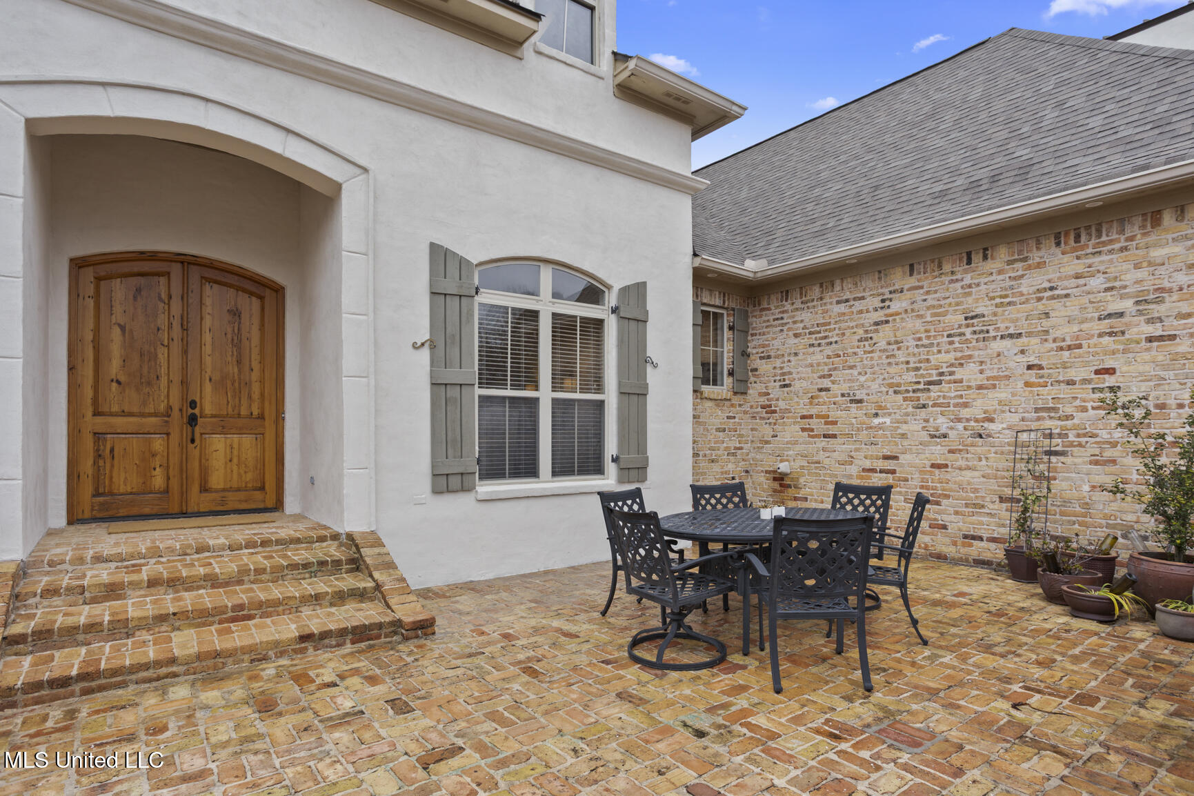 261 Lake Circle Madison, MS 39110 - Photo 4 of 49 261 Lake Cir-4