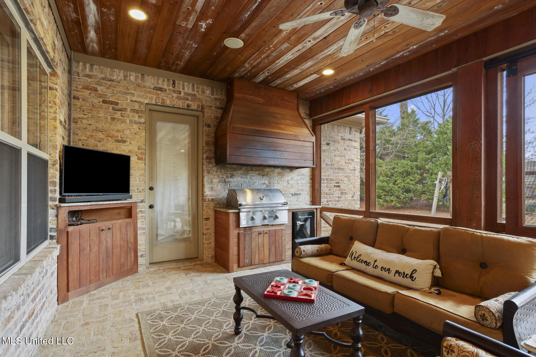 261 Lake Circle Madison, MS 39110 - Photo 45 of 49 261 Lake Cir-45