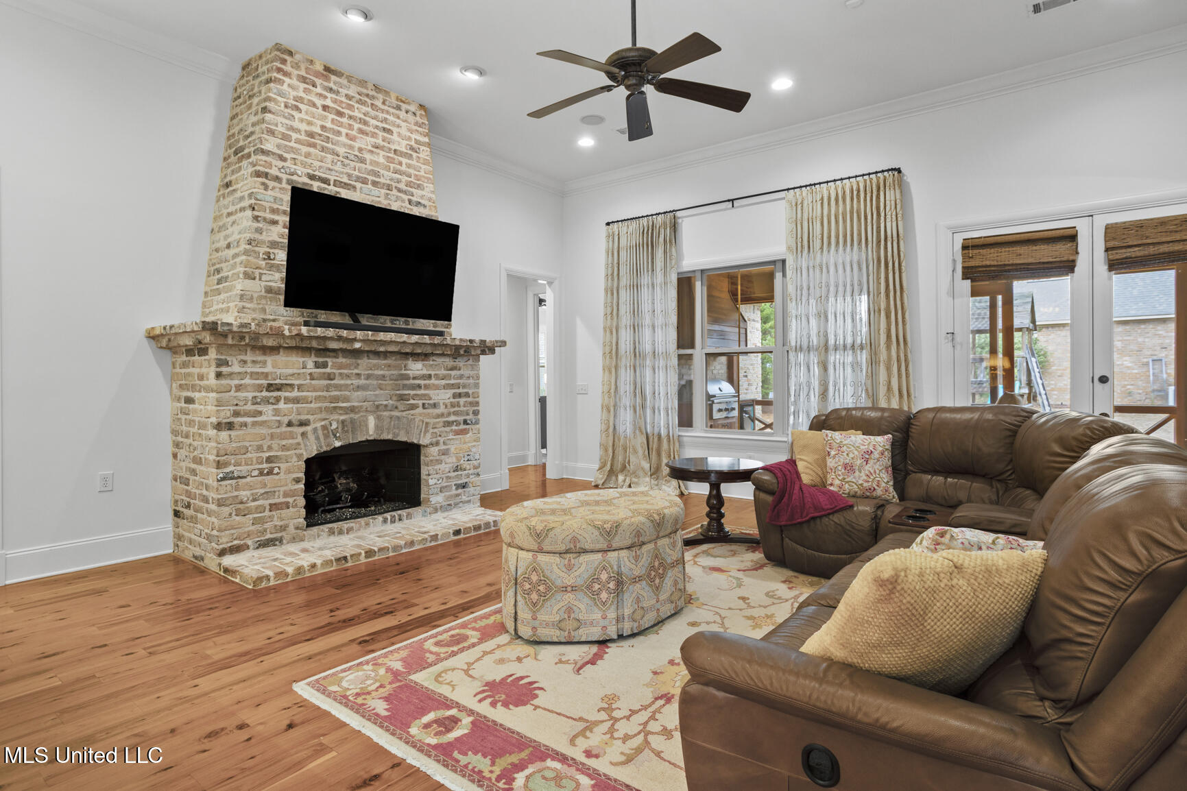 261 Lake Circle Madison, MS 39110 - Photo 8 of 49 261 Lake Cir-8