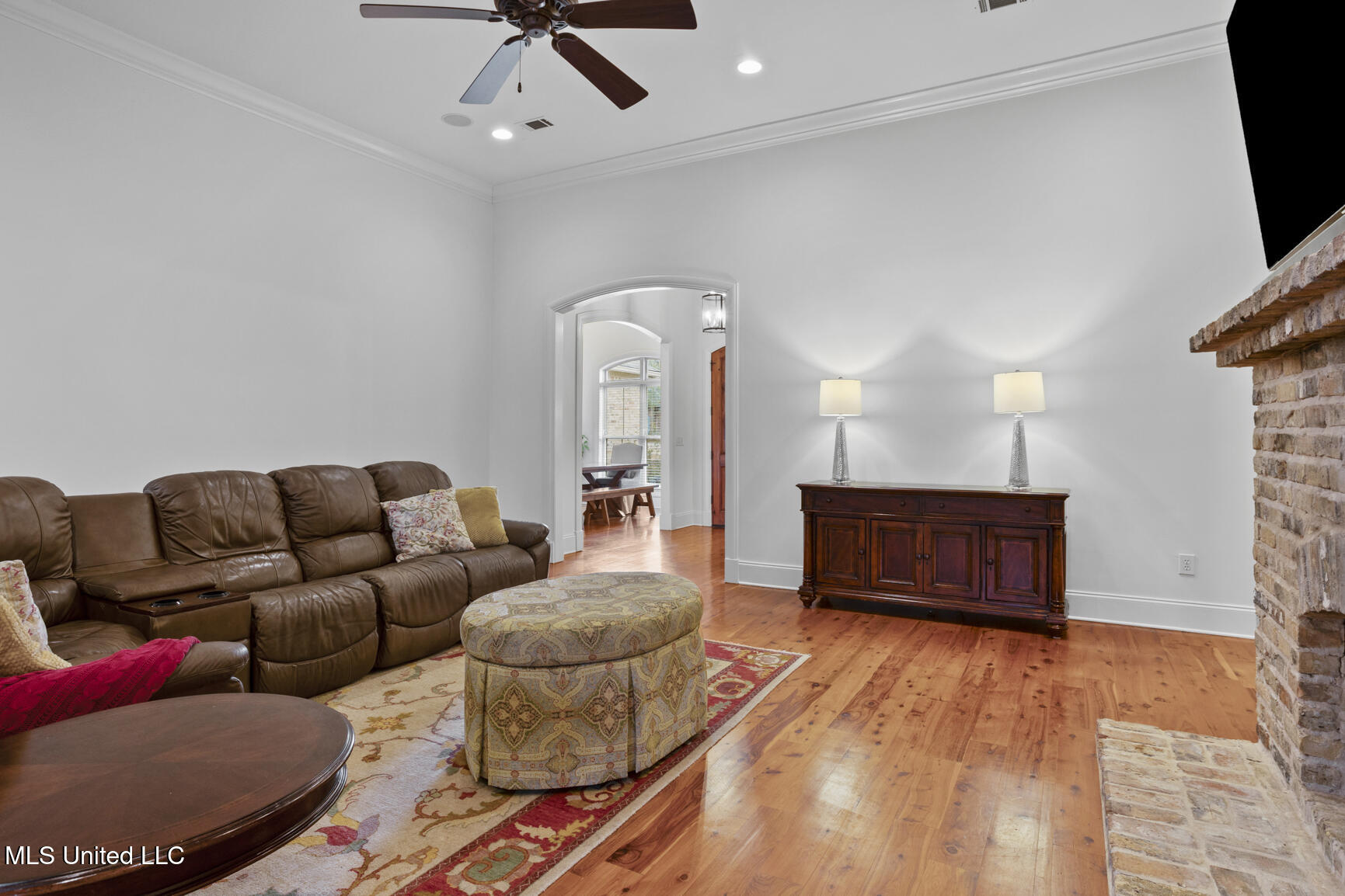 261 Lake Circle Madison, MS 39110 - Photo 10 of 49 261 Lake Cir-10