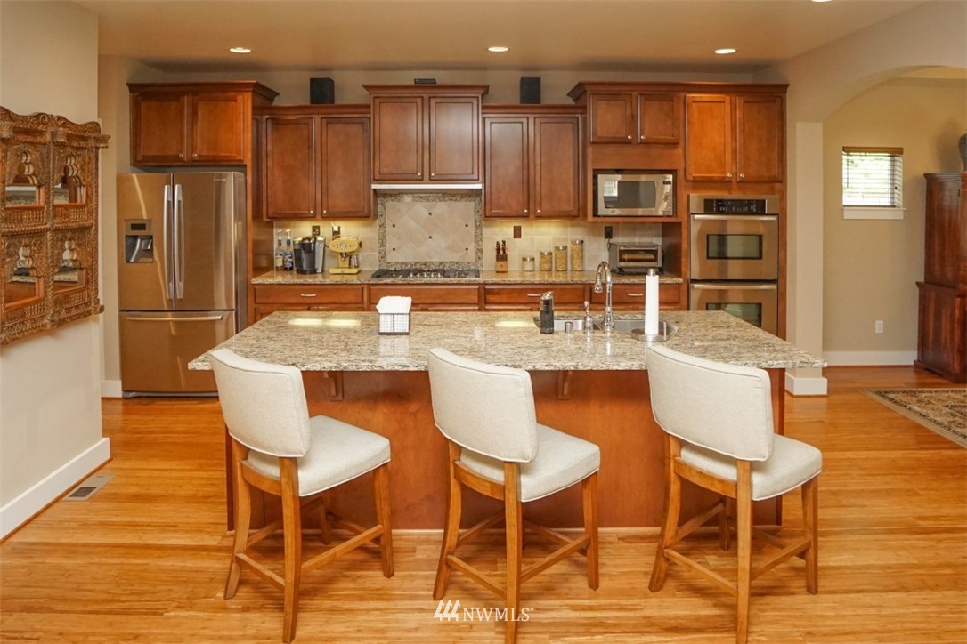 15980 Southeast 164th Place Renton, WA 98058 - Photo 3 of 22 Gallery Image 3