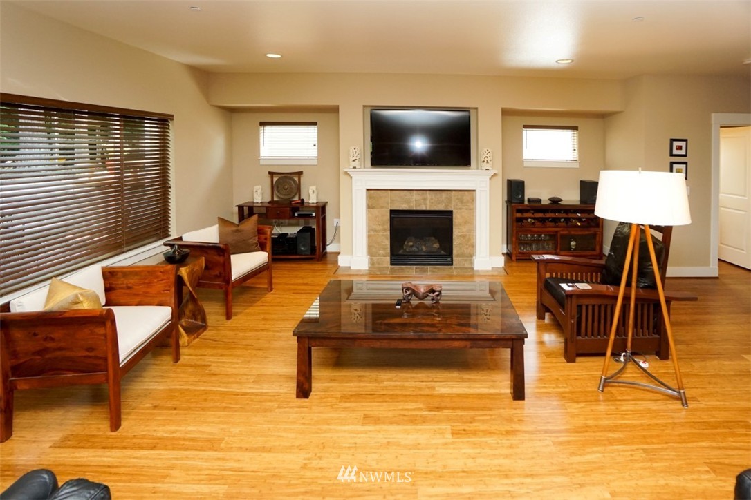 15980 Southeast 164th Place Renton, WA 98058 - Photo 6 of 22 Gallery Image 6