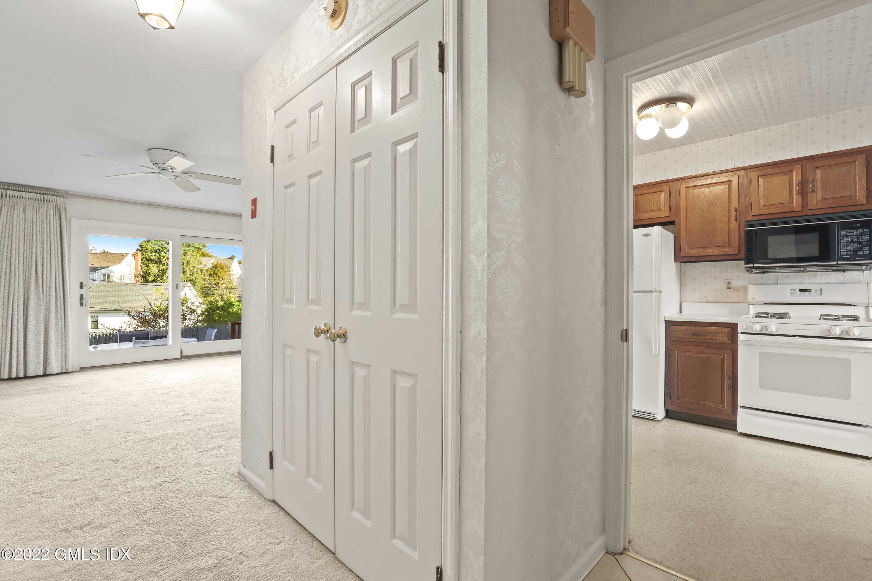 33 Talbot Lane, Unit 2 Greenwich, CT 06830 - Photo 5 of 30 33 Talbot Ln Unit 2 Greenwich-print-007-