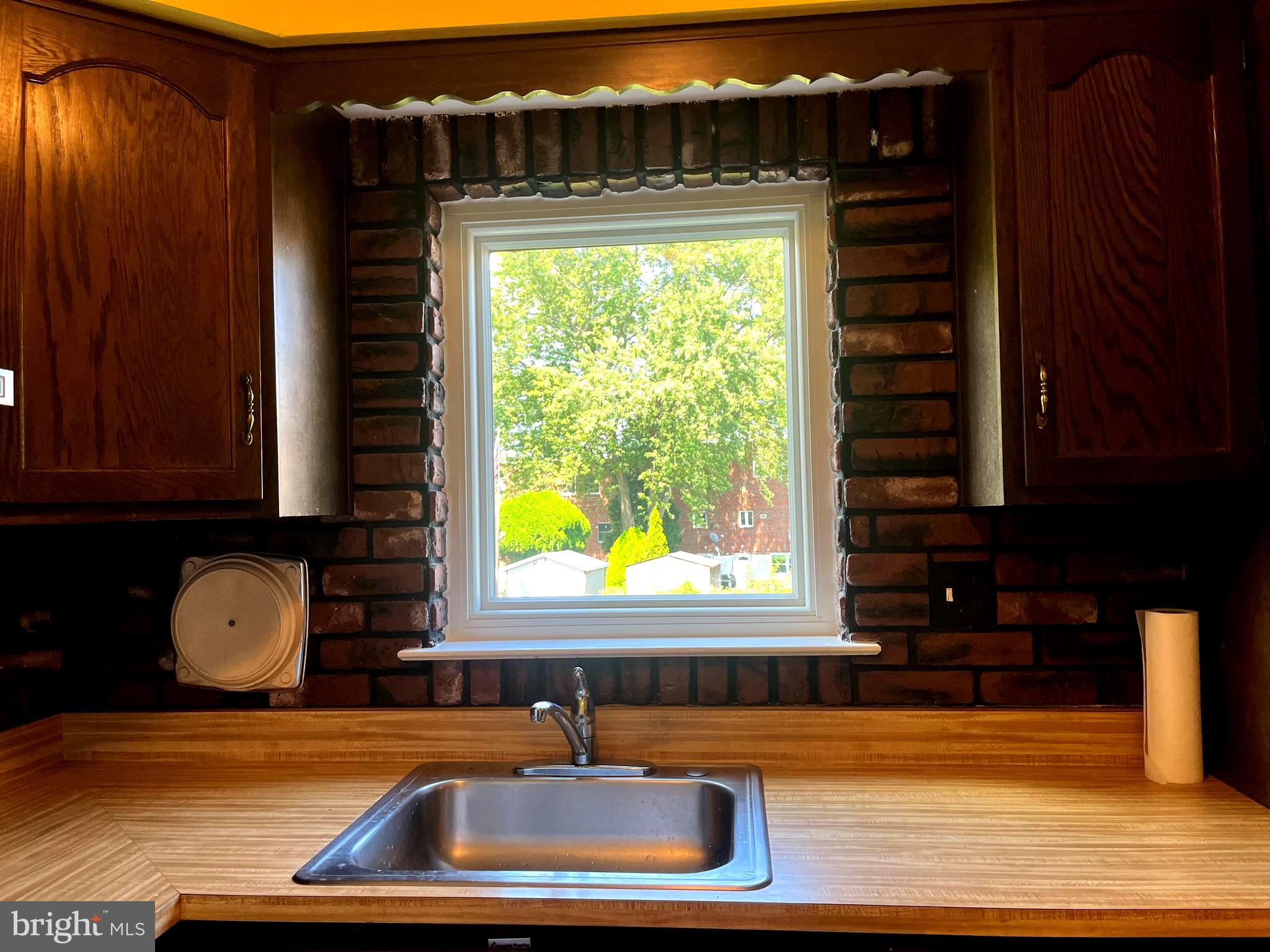 3969 Constance Road Philadelphia, PA 19114 - Photo 17 of 53 Window Over sink (doesn't open)