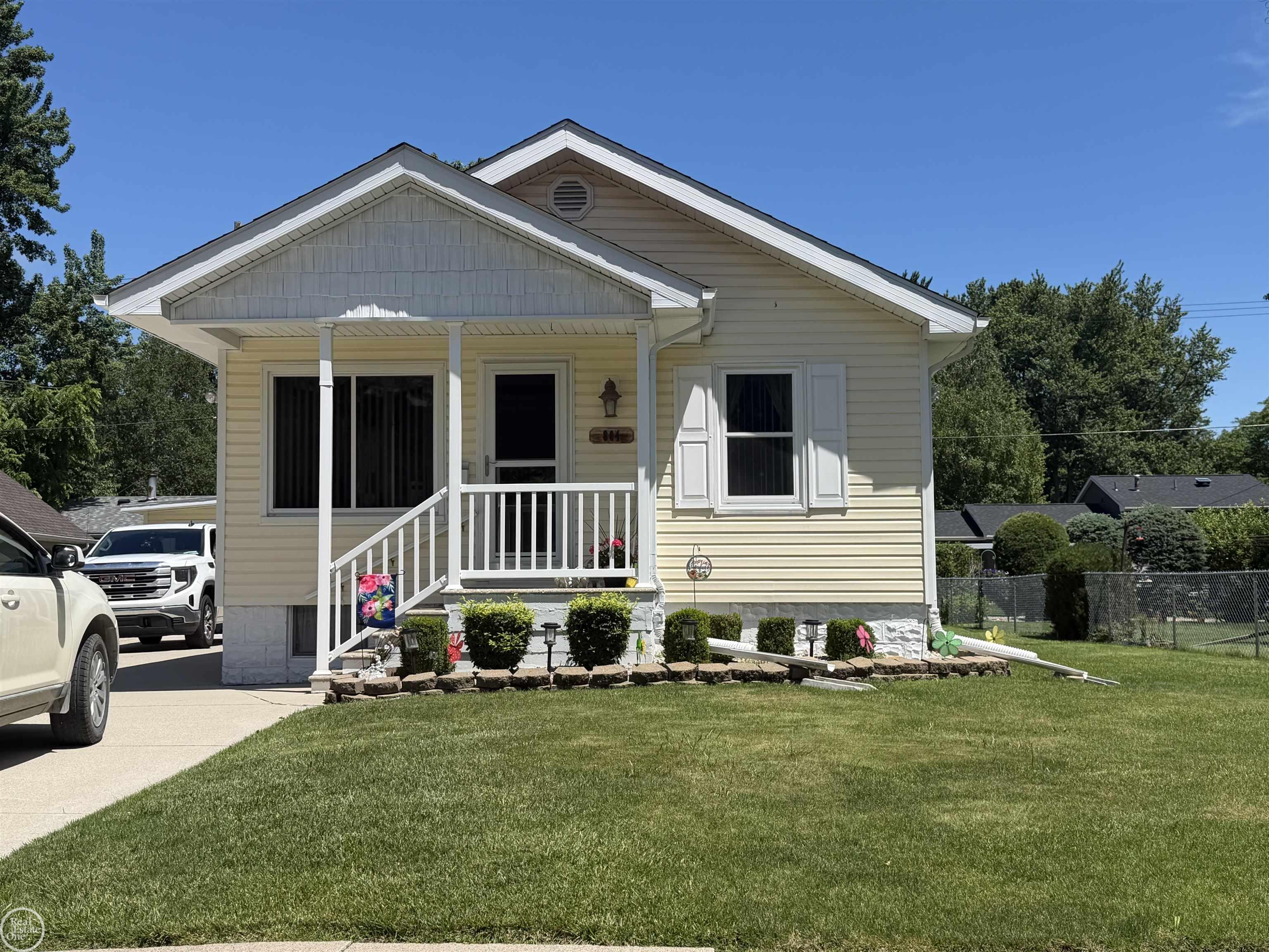 804 Waterloo St. Clair, MI 48079 - Photo 1 of 35