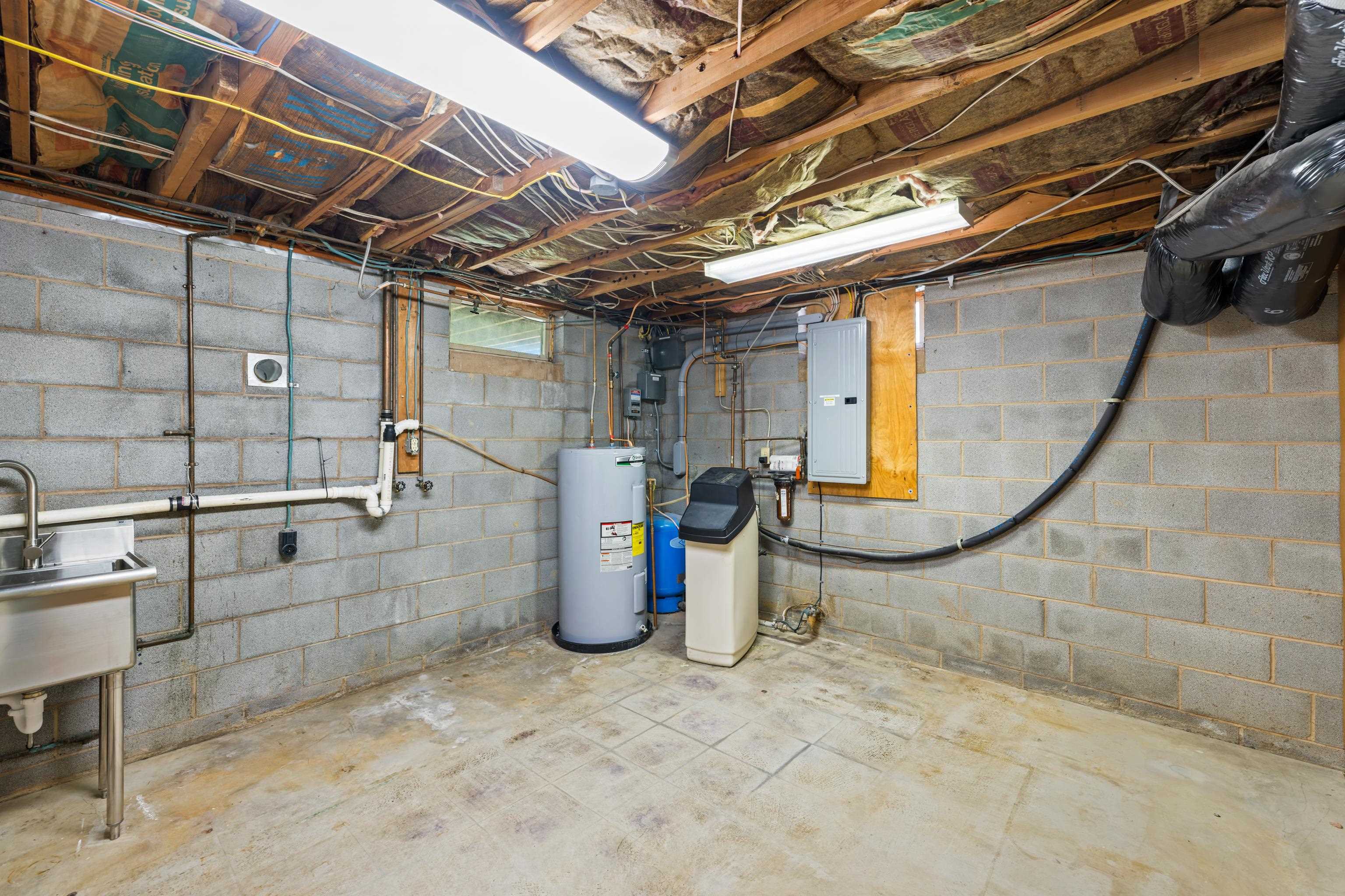 1569 Massanetta Springs Road Harrisonburg, VA 22801 - Photo 61 of 75 Laundry/utility room