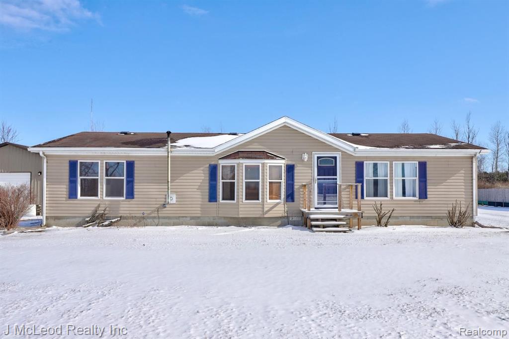 7605 Irish Road Millington, MI 48746 - Photo 3 of 41