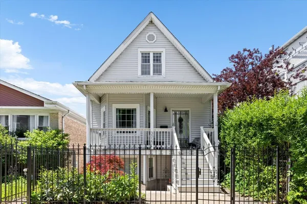$635,000 | 3020 North Francisco Avenue, Chicago, IL 60618