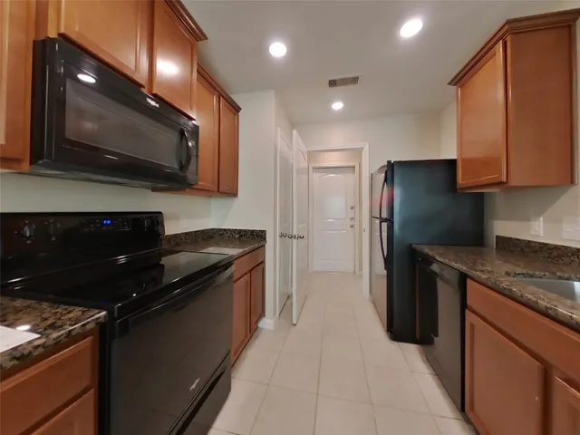 $1,839 | 821 Painted Bison Drive, La Marque, TX 77568