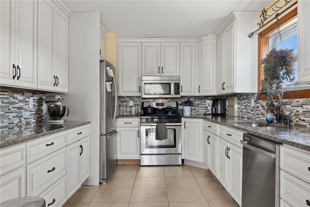 1770 Corn Neck Road Block Island, RI 02807 - Photo 10 of 45