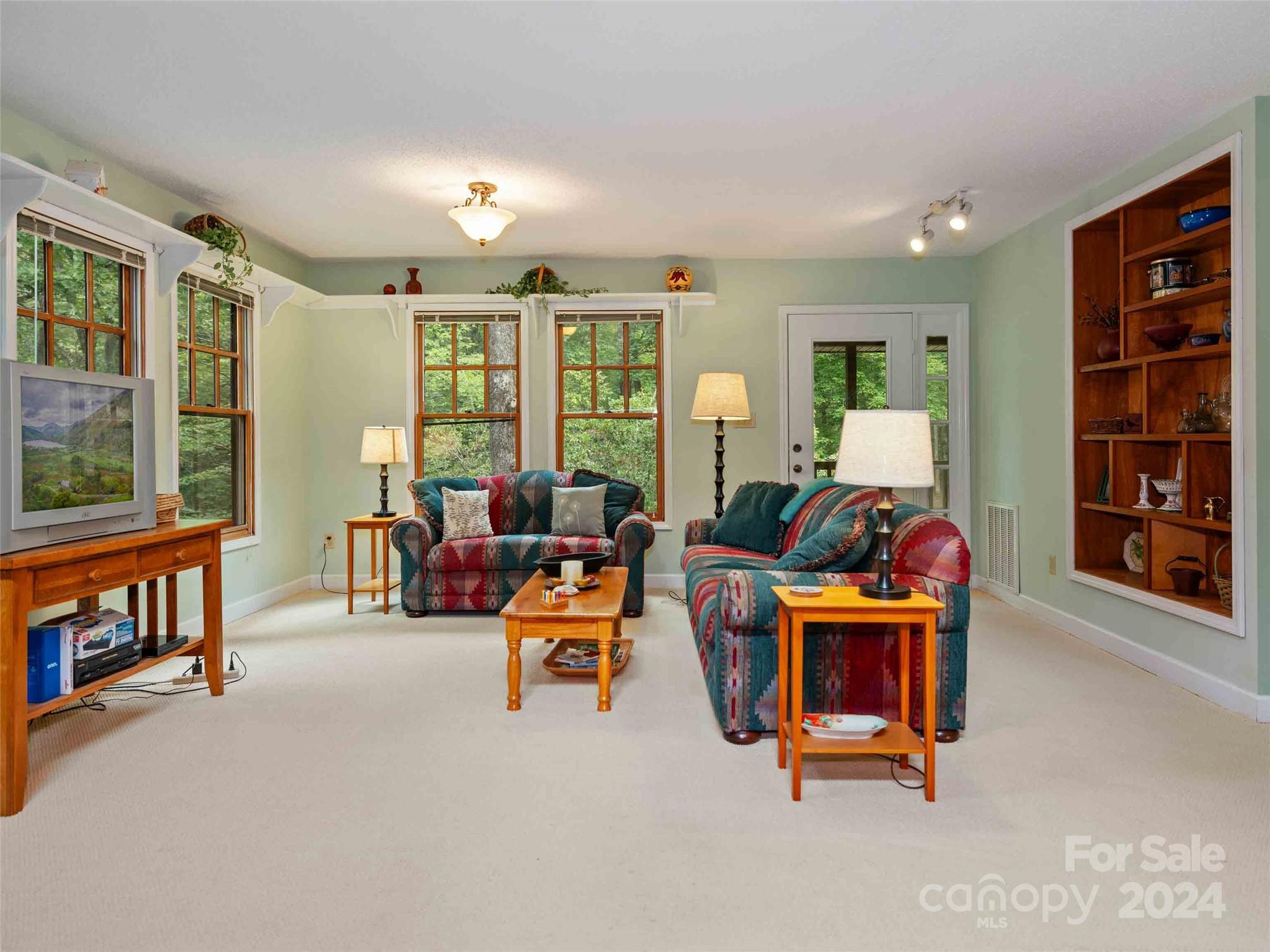 128 Renea Drive Brevard, NC 28712 - Photo 5 of 40 Gallery Image 5