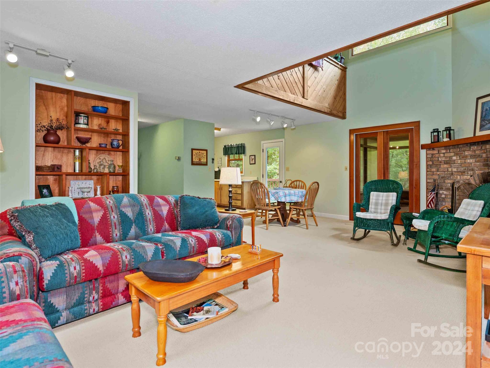 128 Renea Drive Brevard, NC 28712 - Photo 6 of 40 Gallery Image 6