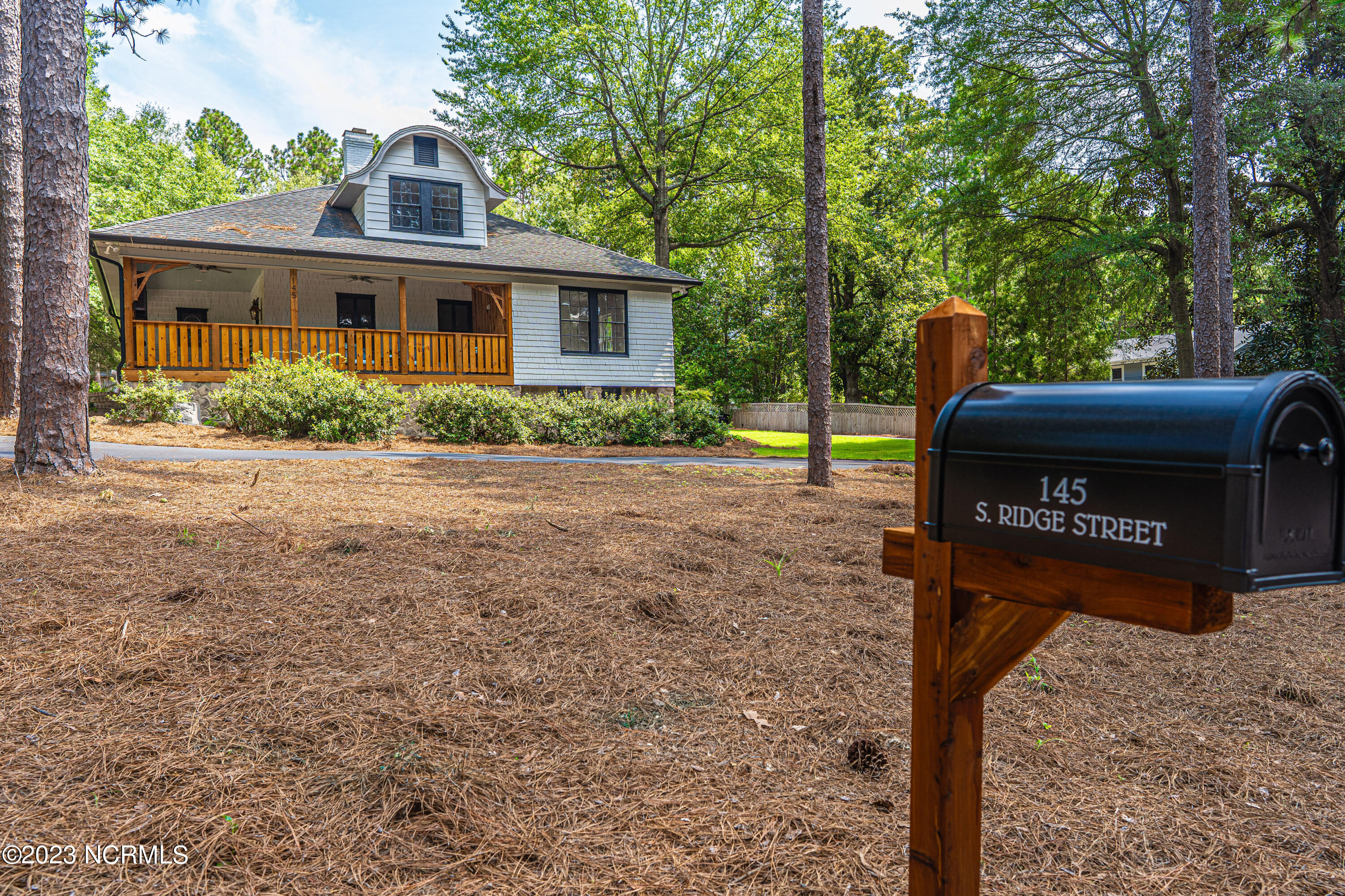 145 South Ridge Street Southern Pines, NC 28387 - Photo 6 of 96 145 S Ridge Street