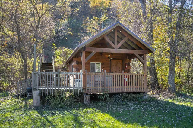 $99,999 | 855 Us Highway, Readstown, WI 54652