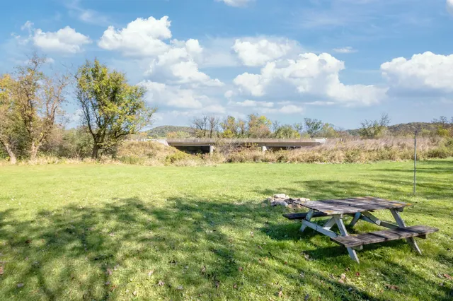 $99,999 | 855 Us Highway, Readstown, WI 54652