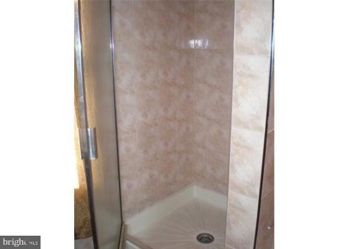 2733 Kutztown Road Reading, PA 19605 - Photo 17 of 26 Gallery Image 17