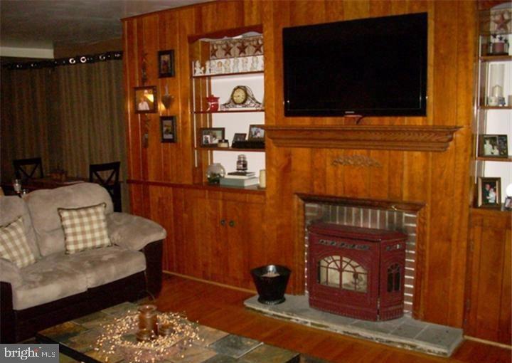 2733 Kutztown Road Reading, PA 19605 - Photo 9 of 26 Gallery Image 9