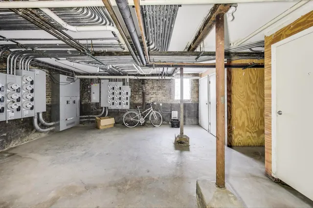 $239,900 | 4333 North Troy Street, Unit 3E, Chicago, IL 60618